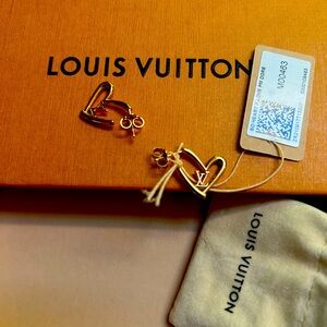 Beautiful Louis Vuitton Heart Earrings in 18K gold! Perfect for a holiday gift!